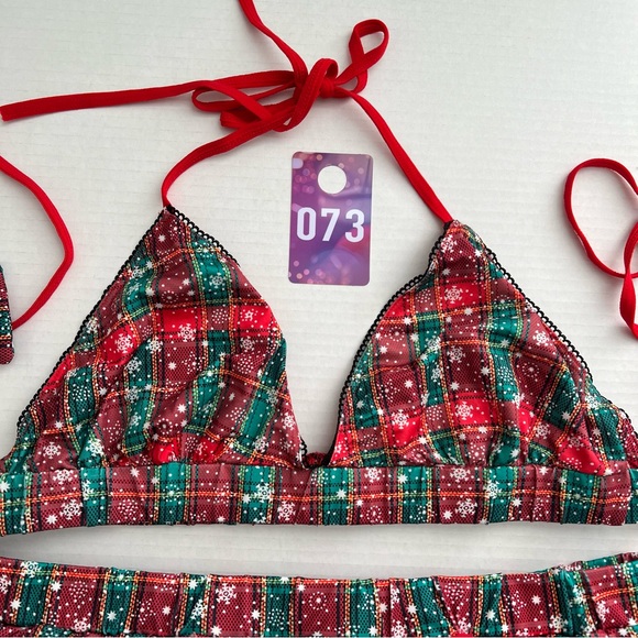 Sexy plus Christmas lingerie skirt, top, panty and bow tie - Picture 9 of 10